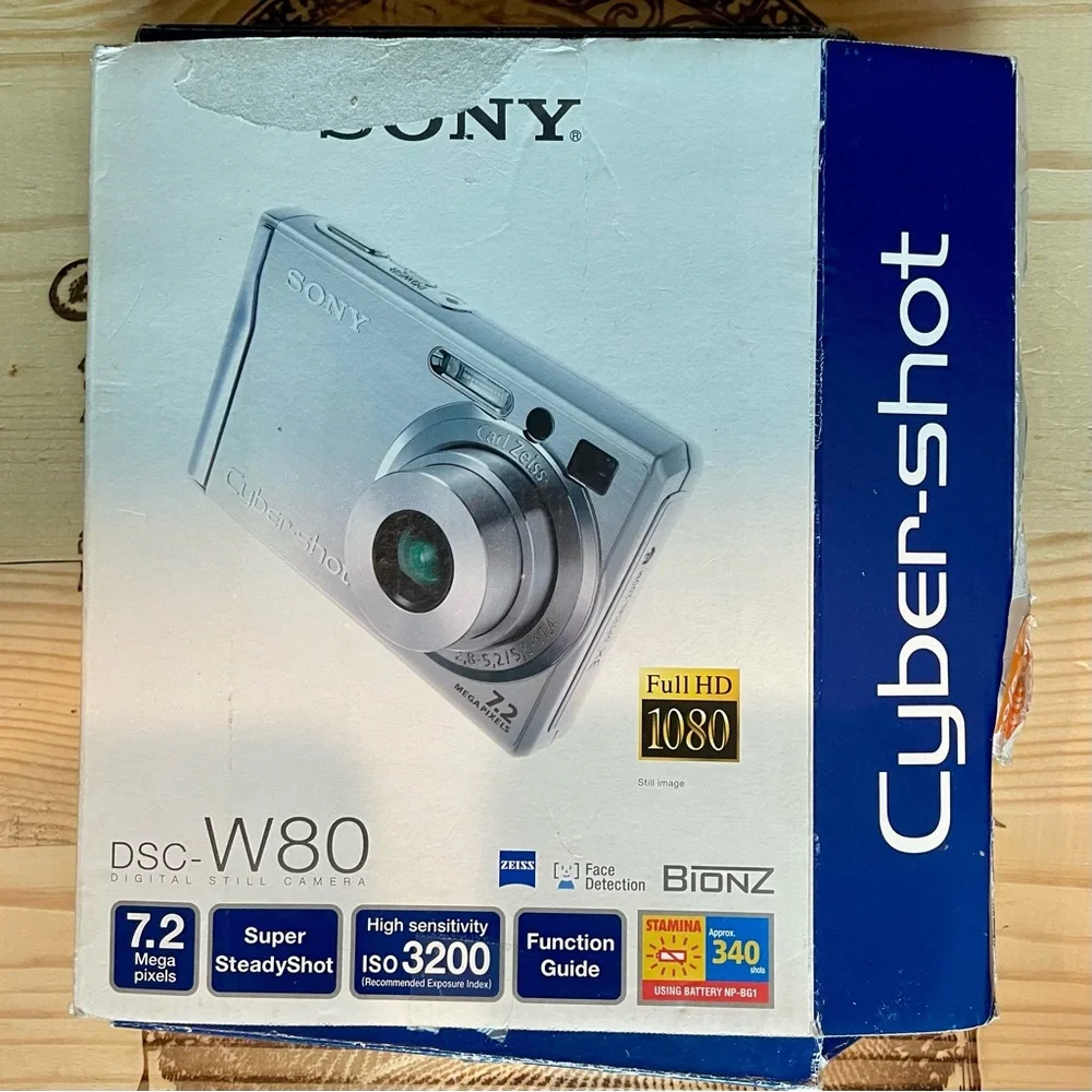 Sony Cyber-shot 7.2MP Digital Camera - Pink | Original Box, Charger, Case - Picture 7 of 10